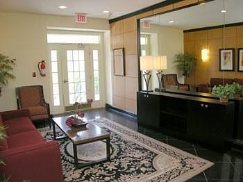 4th image of 964 Auburnview Dr APT 6E