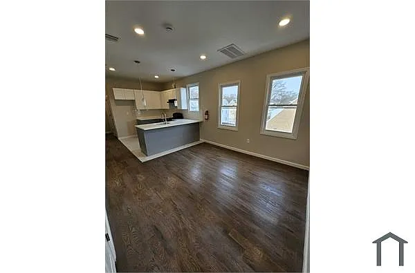 Building Photo - 217 Chadwick Ave #2R