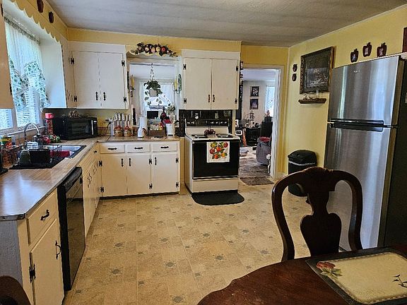 5th image of 724 Apple Valley Rd