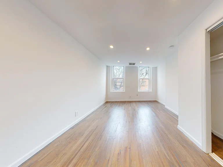 253 3rd St #2D — Photo 6