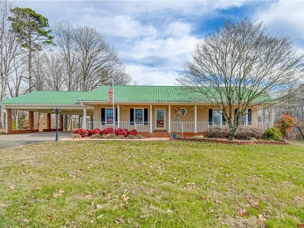 6865 Doral Dr, Tobaccoville, NC 27050