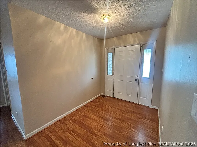 3024 Coachway Dr — Photo 5