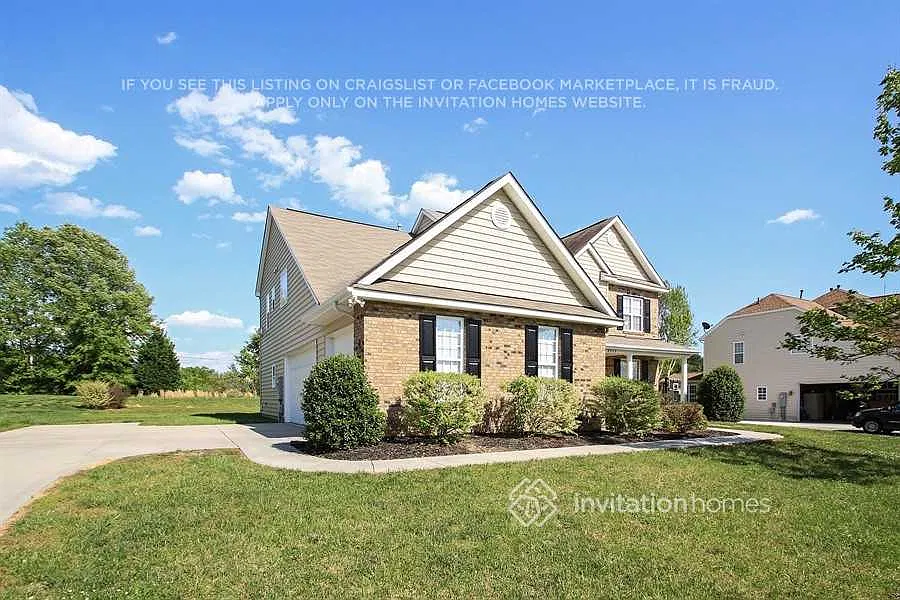 2717 Liberty Hall Ct Waxhaw, NC 28173 — Photo 2