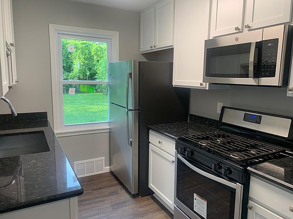 5th image of 13205 Troy St