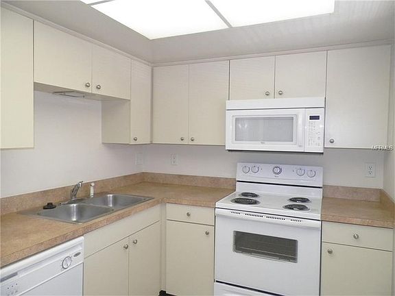 5th image of 3046 Eastland Blvd Unit J204
