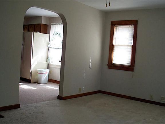 4th image of 282 Forest Ave