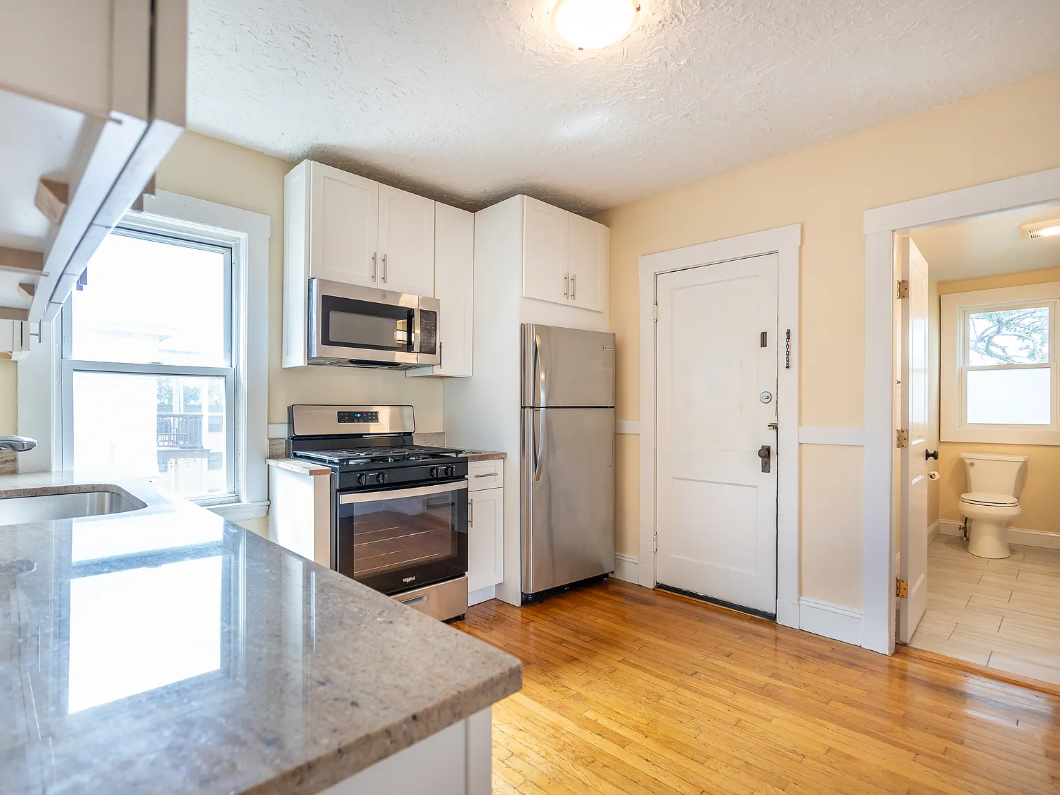 4 bed, 1136 sqft, $3,400 — Photo 2