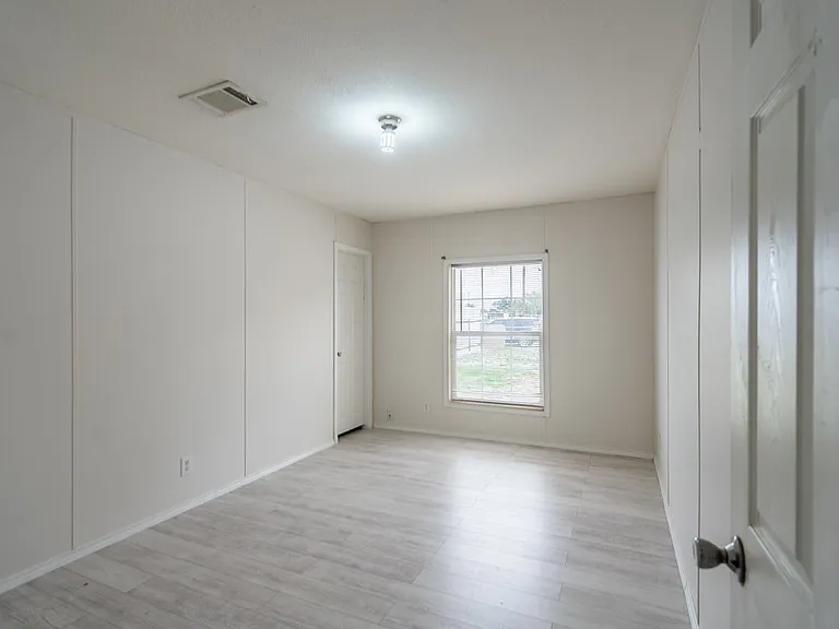 5618 S County Road 1202 — Photo 9