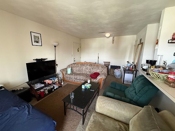 2nd image of 820 Cascade Ct #820