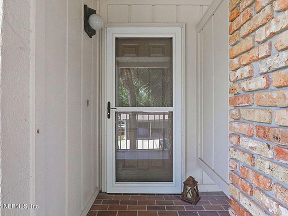4th image of 1600 WOODLAND Drive #8201