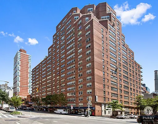 Sold by Keller Williams NYC | media 22