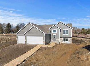 605 Sienna Dr, Watertown, MN 55388
