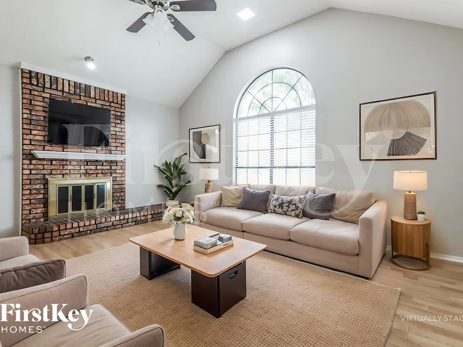 2 bed, 1.0 bath, 1000 sqft, $2,000 — Photo 4
