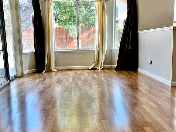 3rd image of 2205 Holder Ln