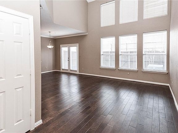 5th image of 7125 Brentdale Ln