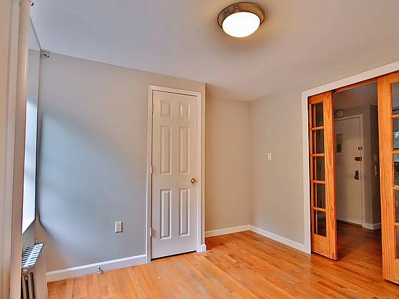 3rd image of 514 E 5th St