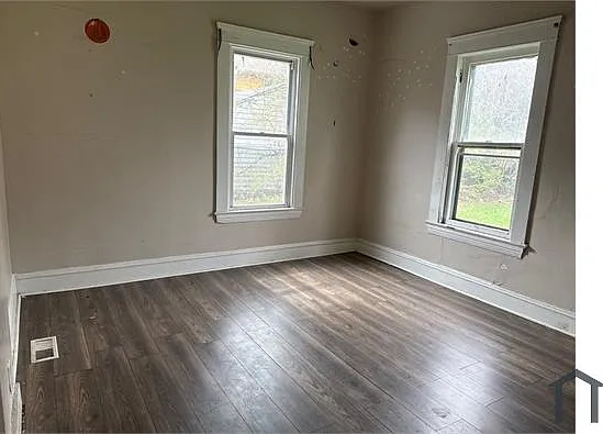 3 bed, $1,490 — Photo 4