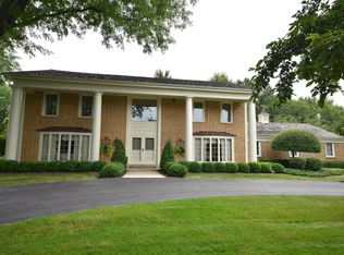 18155 Le Chateau Dr, Brookfield, WI 53045