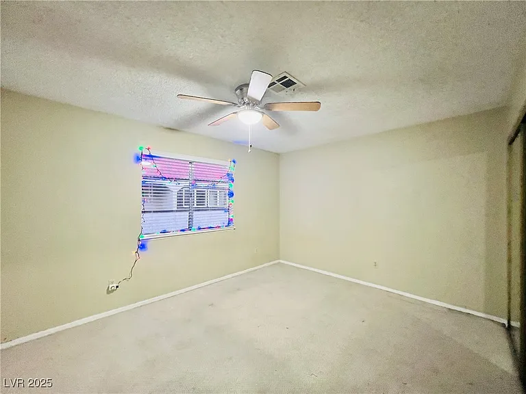 5048 Spencer St #C — Photo 14