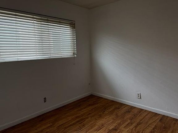 3rd image of 693 Pinto Dr