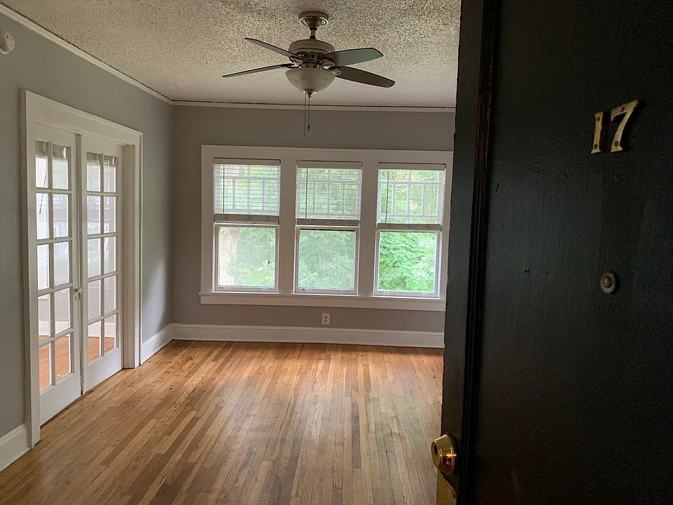 Sunny living room!