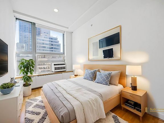 3rd image of 106 Fulton St #14F