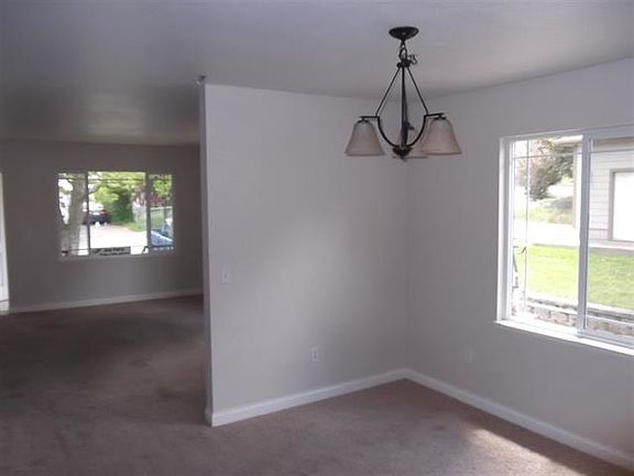3rd image of 415 Herzog Blvd