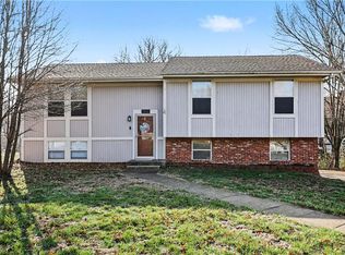 10425 N Baltimore Ave, Kansas City, MO 64155