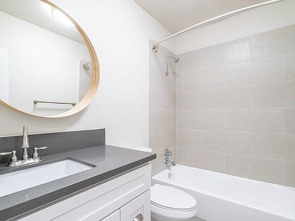 3rd image of 1258 N Harvard Blvd APT 1