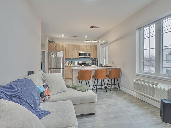 5th image of 212 70th St #201