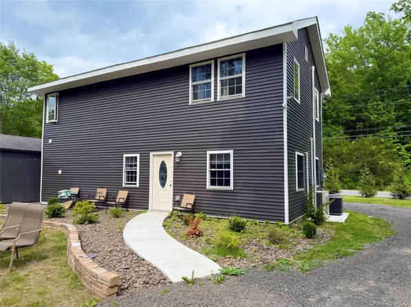 335 State Route 32 N, New Paltz, NY 12561