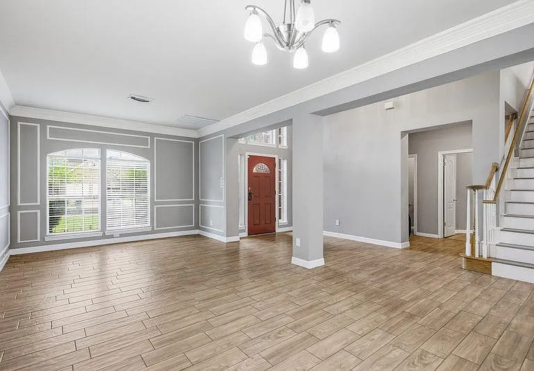 10008 Lachlan Dr — Photo 18