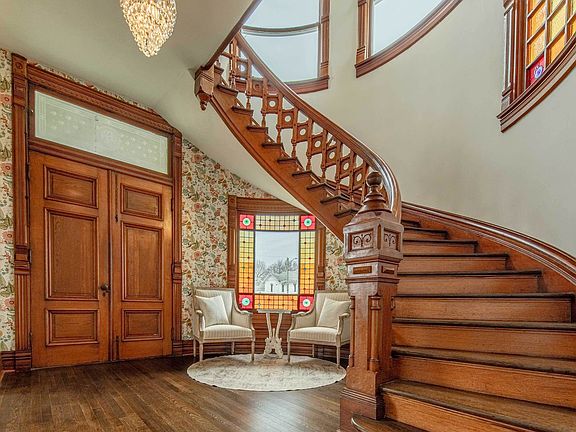 4th image of this home