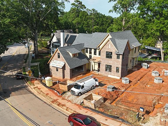 3rd image of 808 Brooks Ave