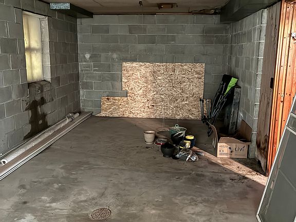 2nd image of 406 Bliss Blvd