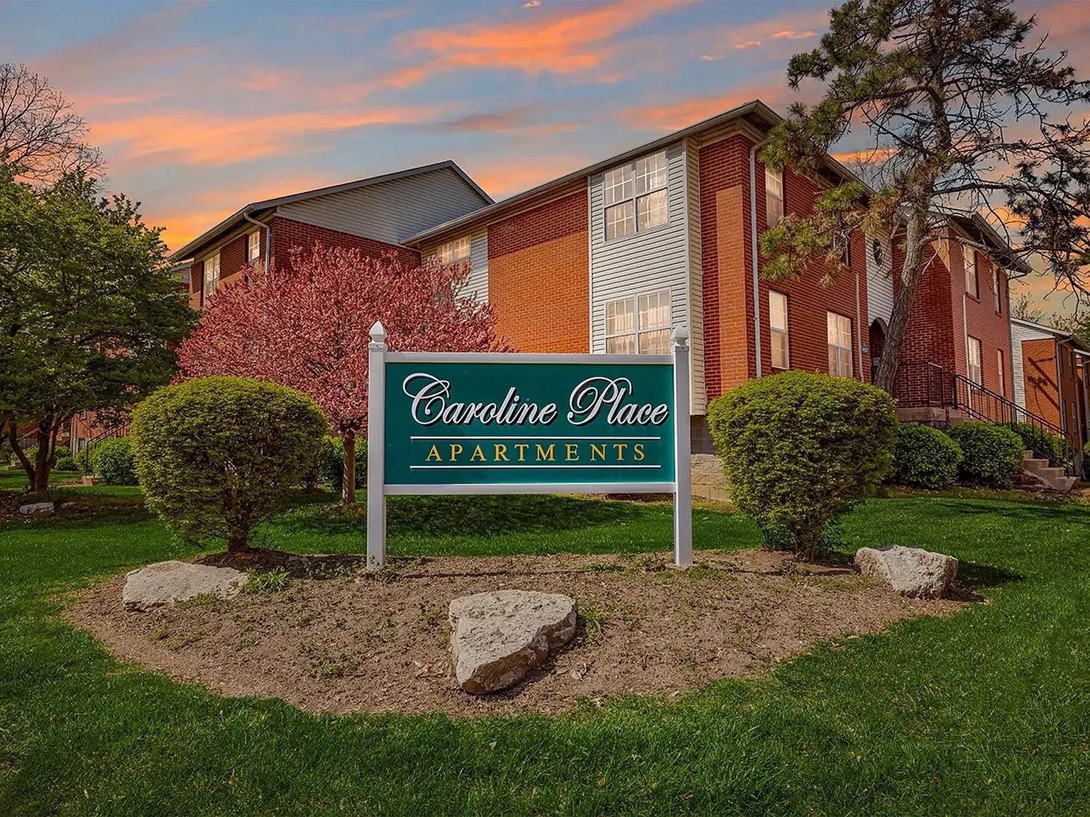 Caroline Place — Photo 1