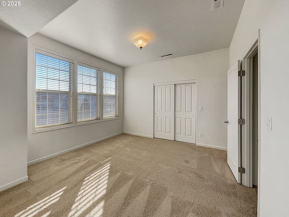 5th image of 3133 SE Brookwood Ave
