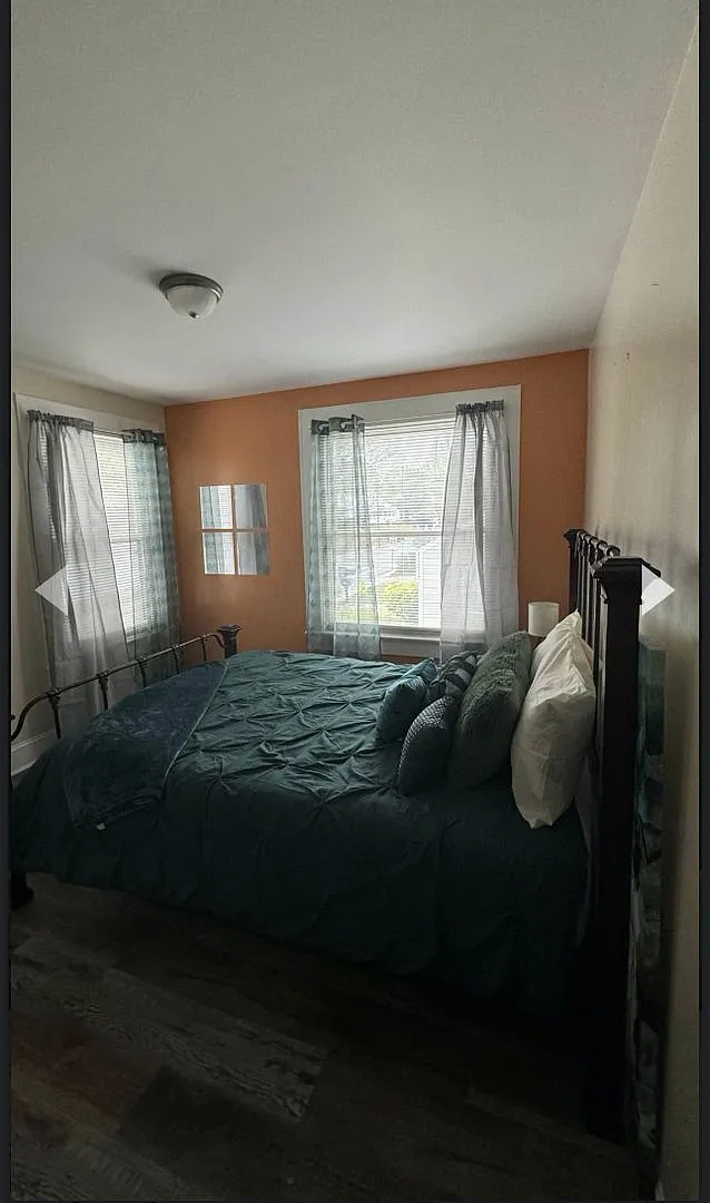 Room in 2 Bedroom Home at Kerr St NW — Photo 4
