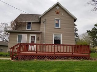 213 West St, Mount Hope, WI 53816