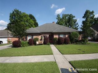 105 Berkshire Ln, Lafayette, LA 70508