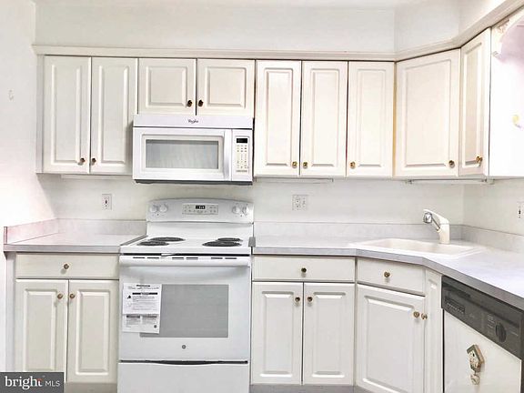 3rd image of 10803 Norman Ave