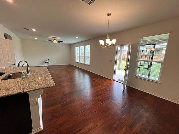 5th image of 104 Kulmbacher Dr