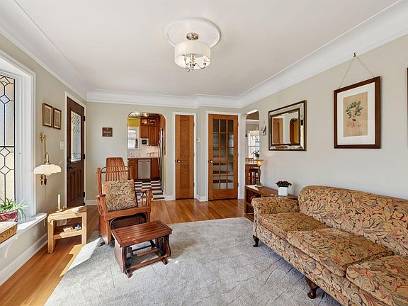 5th image of 4417 42nd Ave S