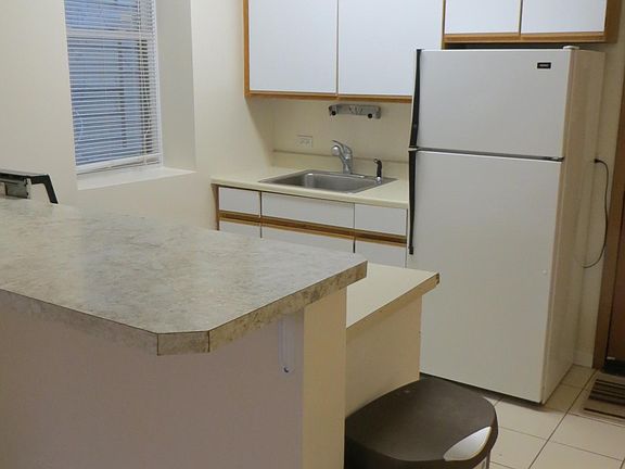 2nd image of 1913 W Cortland St Unit G
