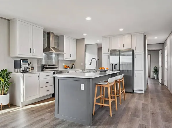 1612 American Dr, Cleburne, TX 76033