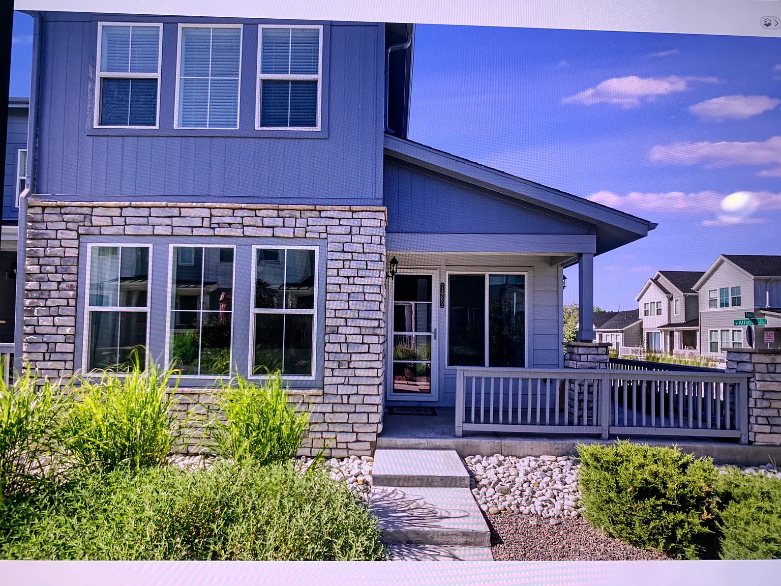 3 bed, 1849 sqft, $2,950 — Photo 2