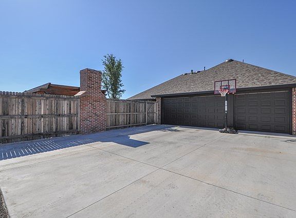 4th image of 1200 Silverton Dr