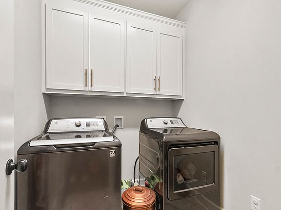 5th image of 13920 Hemlock Dr
