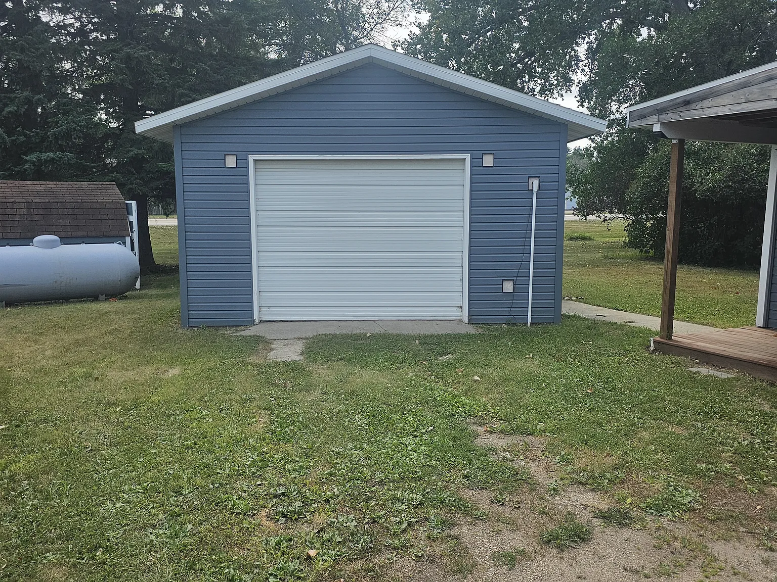 2 bed, 848 sqft, $925 — Photo 2