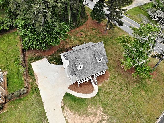 3rd image of 4447 Lamar Dr
